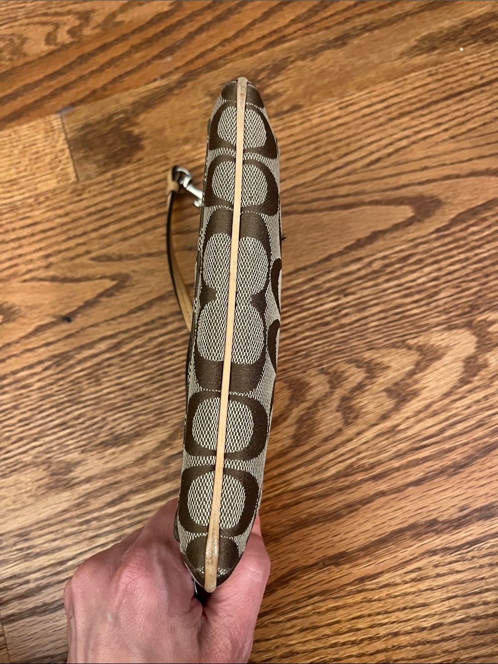 Vintage Y2K Coach signature fabric pleated wristlet with leather trim - Picture 6 of 9